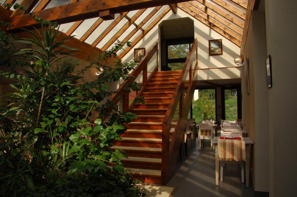 Logis Hotel Restaurant Chez Nous Sainte-Croix  Rom bilde