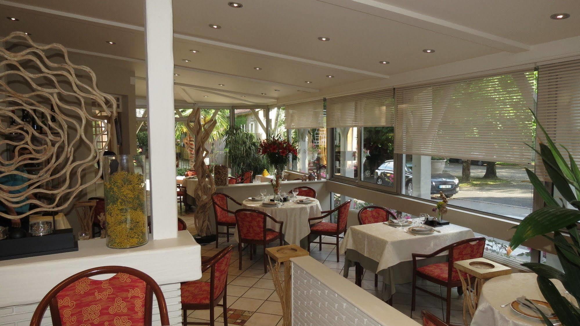 Logis Hotel Restaurant Chez Nous Sainte-Croix  Eksteriør bilde